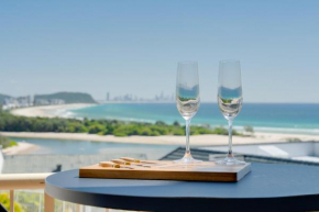 Coastal Views Await - Luxurious 2BR Retreat